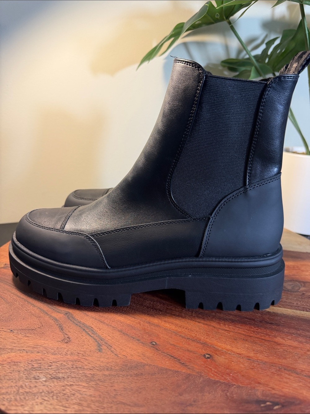 🍁NWOT Rocket Dog Black Chunky Chelsea Booties Women Size 11 - Picture 4 of 9